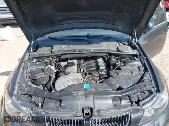 2006 BMW 3 Series 330xi with VIN WBAVD33526KV66805, listed as a IAAI auction lot 40047893 with 167,625 mi miles. Bid and sale history available at carsss.com. Image 10.