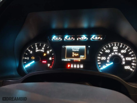 2018 Ford F-150 XL with VIN 1FTFX1EGXJFC55772, listed as a IAAI auction lot 41836766 with 174,882 mi miles. Bid and sale history available at carsss.com. Image 7.