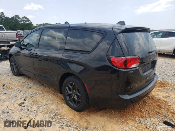 2019 Chrysler Pacifica Touring Plus with VIN 2C4RC1FG5KR603902, listed as a Copart auction lot 58475535 with 136,017 mi miles and Salvage title. Bid and sale history available at DreamBid. Image 2.
