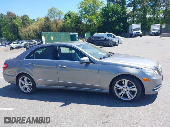 2012 Mercedes-Benz E 350 Luxury z VIN WDDHF8JB6CA537413, wystawiony jako IAAI lot #42312462 z przebiegiem 58 362 mil mil oraz . Historia ofert i sprzedaży dostępna na DreamBid. Obrazek 13.