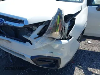 2017 Subaru Forester z VIN JF2SJABCXHH460266, wystawiony jako IAAI lot #42157943 z przebiegiem 72 774 mil mil oraz . Historia ofert i sprzedaży dostępna na DreamBid. Obrazek 6.