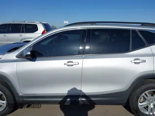 2020 GMC Terrain SLE with VIN 3GKALTEV2LL136210, listed as a IAAI auction lot 42135411 with 85,722 mi miles. Bid and sale history available at carsss.com. Image 14.