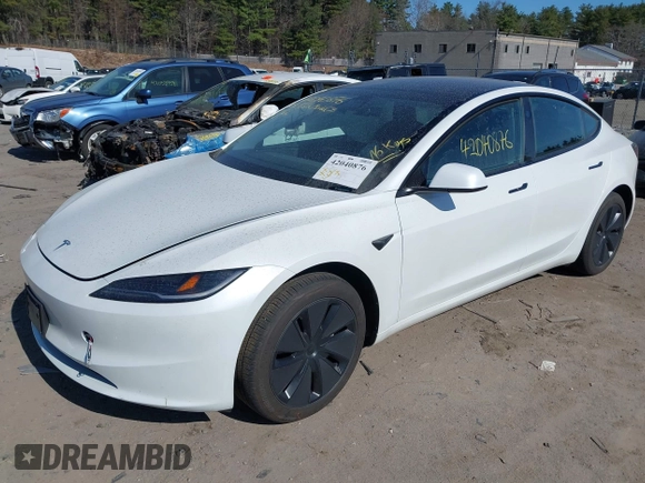 2025 Tesla Model 3 Long Range with VIN 5YJ3E1EA7SF923943, listed as a IAAI auction lot 42040876 with 1,547 mi miles and . Bid and sale history available at DreamBid. Image 2.