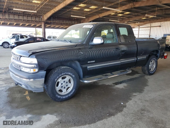 2001 Chevrolet Silverado 1500 LT with VIN 1GCEK19T41Z151844, listed as a Copart auction lot 45010735 with 328,563 mi miles and Salvage Title. Bid and sale history available at carsss.com. Image 1.