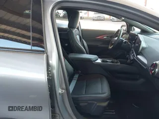2024 Chevrolet Equinox EV RS z VIN 3GN7DNRP4RS237331, wystawiony jako IAAI lot #41782449 z przebiegiem 10 734 mil mil oraz . Historia ofert i sprzedaży dostępna na DreamBid. Obrazek 5.