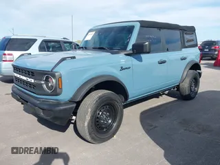 2023 Ford Bronco z VIN 1FMDE5BH2PLA98570, wystawiony jako IAAI lot #42322165 z przebiegiem 10 266 mil mil oraz . Historia ofert i sprzedaży dostępna na DreamBid. Obrazek 2.