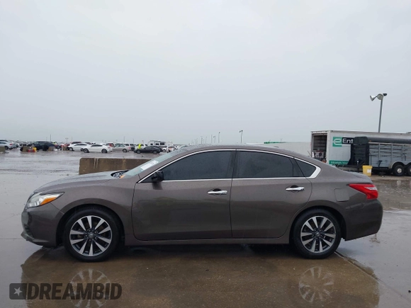 2017 Nissan Altima S z VIN 1N4AL3AP1HC189184, wystawiony jako IAAI lot #42073216 z przebiegiem 136 633 mil mil oraz . Historia ofert i sprzedaży dostępna na DreamBid. Obrazek 14.