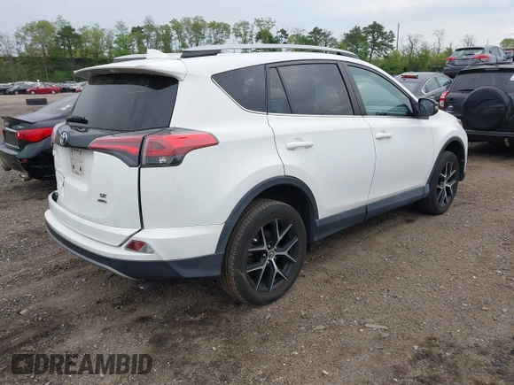 2017 Toyota RAV4 SE z VIN 2T3JFREV3HW695013, wystawiony jako IAAI lot #42232518 z przebiegiem 68 454 mil mil oraz . Historia ofert i sprzedaży dostępna na DreamBid. Obrazek 4.