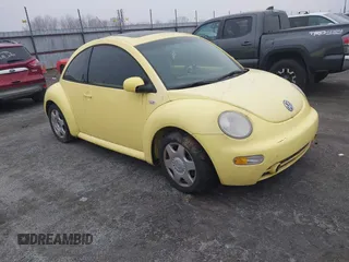 2001 Volkswagen Beetle GLX with VIN 3VWDD21C21M441683, listed as a IAAI auction lot 41510575 with 136,986 mi miles and . Bid and sale history available at DreamBid. Image 1.