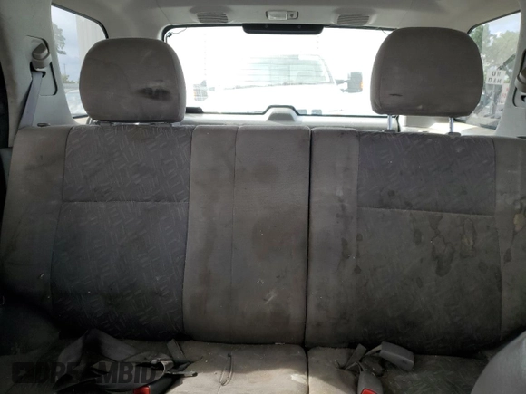 2004 Isuzu Rodeo S z VIN 4S2CK58W644300660, wystawiony jako Copart lot #54633785 z przebiegiem 375 845 mil mil oraz Szkoda całkowita • Salvage title. Historia ofert i sprzedaży dostępna na DreamBid. Obrazek 10.