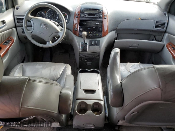 2005 Toyota Sienna XLE with VIN 5TDBA22C65S035980, listed as a Copart auction lot 54448335 with 292,194 mi miles and Salvage Title. Bid and sale history available at DreamBid. Image 8.