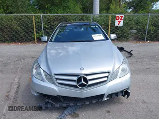 2013 Mercedes-Benz E 350 with VIN WDDKJ5KB3DF199684, listed as a IAAI auction lot 42160900 with 134,811 mi miles and . Bid and sale history available at DreamBid. Image 11.