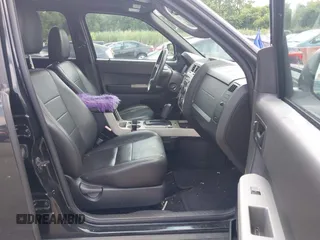 2011 Ford Escape XLT z VIN 1FMCU9D71BKA12061, wystawiony jako IAAI lot #42635447 z przebiegiem 195 433 mil mil oraz . Historia ofert i sprzedaży dostępna na DreamBid. Obrazek 5.