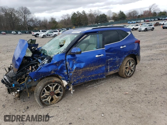 2021 Kia Seltos SX with VIN KNDETCA23M7152916, listed as a Copart auction lot 49823275 with 66,463 mi miles and Salvage Title. Bid and sale history available at carsss.com. Image 1.