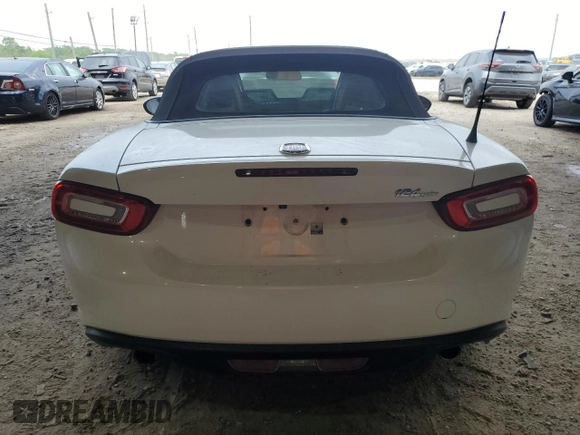 2017 FIAT 124 Spider Elaborazione Abarth z VIN JC1NFAEK3H0101935, wystawiony jako Copart lot #53767824 z przebiegiem 43 613 mil mil oraz Szkoda całkowita • Salvage title. Historia ofert i sprzedaży dostępna na DreamBid. Obrazek 6.