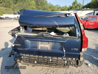 2004 Volvo V70 with VIN YV1SW61T942426583, listed as a Copart auction lot 68699624 with 153,895 mi miles and Salvage Title. Bid and sale history available at carsss.com. Image 6.