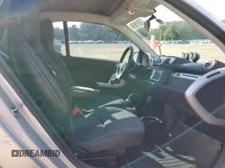 2011 Smart fortwo Pure with VIN WMEEJ3BA8BK429292, listed as a Copart auction lot 72915554 with 126,673 mi miles and Salvage title. Bid and sale history available at DreamBid. Image 10.