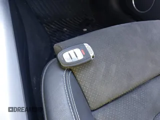 2009 Audi A5 z VIN WAUDK78T29A019706, wystawiony jako IAAI lot #41697518 z przebiegiem 136 722 mil mil oraz . Historia ofert i sprzedaży dostępna na DreamBid. Obrazek 11.