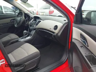 2015 Chevrolet Cruze LS z VIN 1G1PA5SH8F7130466, wystawiony jako IAAI lot #41788830 z przebiegiem 147 283 mil mil oraz . Historia ofert i sprzedaży dostępna na DreamBid. Obrazek 5.