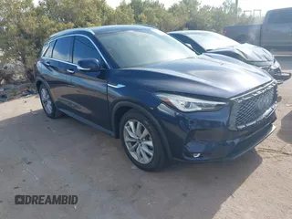 2019 Infiniti QX50 Essential z VIN 3PCAJ5M16KF104787, wystawiony jako IAAI lot #42239714 z przebiegiem 83 052 mil mil oraz . Historia ofert i sprzedaży dostępna na DreamBid. Obrazek 1.
