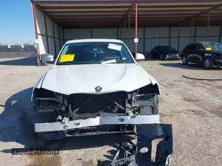 2016 BMW X4 xDrive28i z VIN 5UXXW3C59G0R19977, wystawiony jako IAAI lot #41840665 z przebiegiem 69 353 mil mil oraz . Historia ofert i sprzedaży dostępna na DreamBid. Obrazek 13.