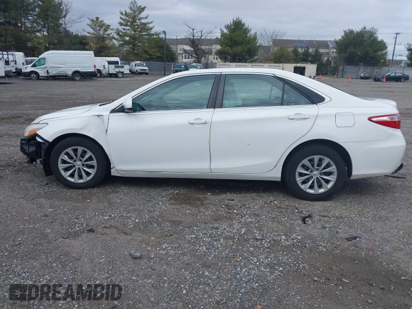 2015 Toyota Camry XLE with VIN 4T4BF1FK0FR479688, listed as a IAAI auction lot 41717801 with 131,365 mi miles. Bid and sale history available at carsss.com. Image 14.