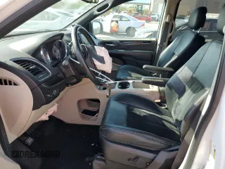 2018 Dodge Grand Caravan SXT z VIN 2C4RDGCG0JR208285, wystawiony jako Copart lot #53359275 z przebiegiem 112 182 mil mil oraz Szkoda całkowita • Salvage title. Historia ofert i sprzedaży dostępna na DreamBid. Obrazek 7.