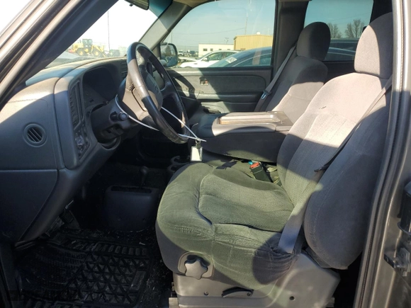 2002 Chevrolet Silverado 1500 LS with VIN 2GCEK19V121325686, listed as a Copart auction lot 42398665 with 188,357 mi miles and Salvage Title. Bid and sale history available at carsss.com. Image 7.