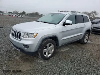 2011 Jeep Grand Cherokee Limited with VIN 1J4RR5GT1BC575570, listed as a Copart auction lot 51300435 with 140,197 mi miles and Clean Title. Bid and sale history available at carsss.com. Image 1.