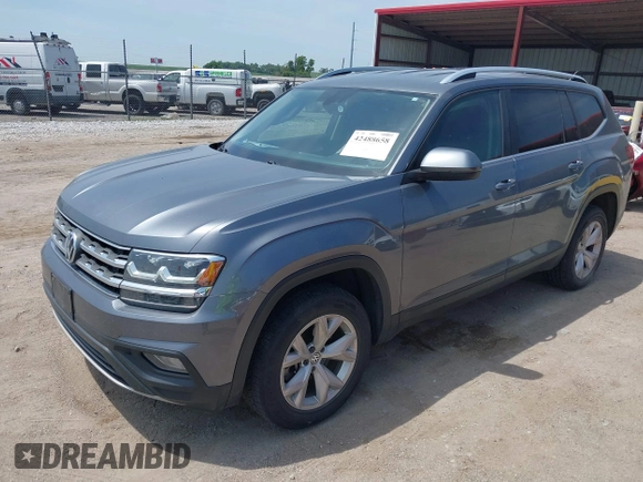 2018 Volkswagen Atlas SE with VIN 1V2KR2CA2JC585922, listed as a IAAI auction lot 42488658 with 105,878 mi miles and . Bid and sale history available at DreamBid. Image 17.