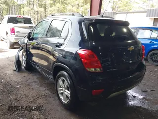 2022 Chevrolet Trax LT with VIN KL7CJPSM9NB564368, listed as a IAAI auction lot 41715716 with 42,421 mi miles. Bid and sale history available at carsss.com. Image 3.