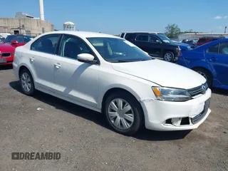 2013 Volkswagen Jetta SE z VIN 3VWDP7AJ9DM283690, wystawiony jako IAAI lot #42821727 z przebiegiem 132 788 mil mil oraz . Historia ofert i sprzedaży dostępna na DreamBid. Obrazek 1.