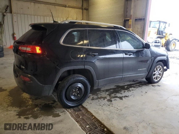2016 Jeep Cherokee Latitude with VIN 1C4PJLCB9GW189779, listed as a Copart auction lot 47960975 with 166,466 mi miles and Salvage Title. Bid and sale history available at carsss.com. Image 3.