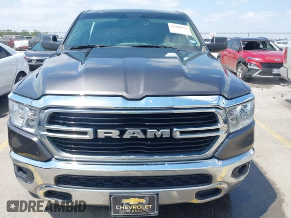 2019 Ram 1500 Big Horn z VIN 1C6RREFT3KN543755, wystawiony jako IAAI lot #42040871 z przebiegiem 135 614 mil mil oraz . Historia ofert i sprzedaży dostępna na DreamBid. Obrazek 13.