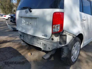 2015 Scion xB with VIN JTLZE4FE3FJ080193, listed as a IAAI auction lot 41976842 with 164,988 mi miles. Bid and sale history available at carsss.com. Image 6.