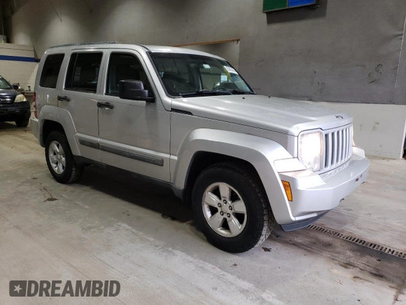 2011 Jeep Liberty Sport z VIN 1J4PN2GK8BW567540, wystawiony jako Copart lot #83463424 z przebiegiem 105 828 mil mil oraz Czysty tytuł • Clean title. Historia ofert i sprzedaży dostępna na DreamBid. Obrazek 4.