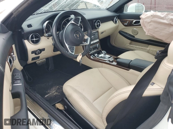 2020 Mercedes-Benz SLC 300 z VIN W1KPK3JA0LF172196, wystawiony jako Copart lot #44151375 z przebiegiem Nie podano mil oraz Szkoda całkowita • Salvage title. Historia ofert i sprzedaży dostępna na DreamBid. Obrazek 8.