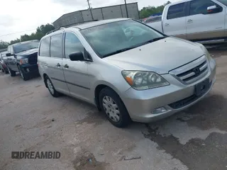 2007 Honda Odyssey LX with VIN 5FNRL38227B138348, listed as a IAAI auction lot 41960805 with 177,069 mi miles. Bid and sale history available at carsss.com. Image 1.