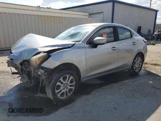 2016 Scion iA z VIN 3MYDLBZV6GY145323, wystawiony jako Copart lot #44430315 z przebiegiem 244 226 mil mil oraz Szkody całkowita. Historia ofert i sprzedaży dostępna na DreamBid. Obrazek 1.