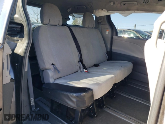 2019 Toyota Sienna L with VIN 5TDZZ3DC2KS989647, listed as a Copart auction lot 53489345 with 128,148 mi miles and Clean Title. Bid and sale history available at carsss.com. Image 11.