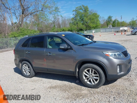 2015 Kia Sorento LX with VIN 5XYKTCA63FG654739, listed as a IAAI auction lot 42081544 with 121,024 mi miles. Bid and sale history available at carsss.com. Image 13.