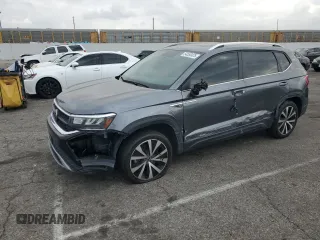 2022 Volkswagen Taos SE z VIN 3VVTX7B25NM020024, wystawiony jako Copart lot #54550425 z przebiegiem 163 815 mil mil oraz Szkody całkowita. Historia ofert i sprzedaży dostępna na DreamBid. Obrazek 1.