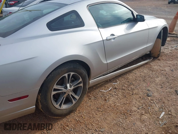 2014 Ford Mustang V6 with VIN 1ZVBP8AM4E5302273, listed as a IAAI auction lot 42288143 with 192,690 mi miles and . Bid and sale history available at DreamBid. Image 18.