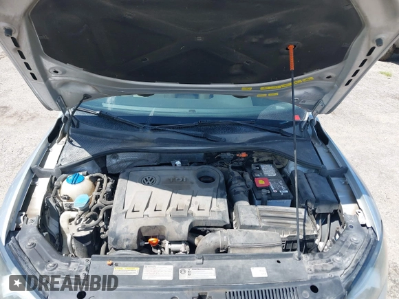2013 Volkswagen Passat SE with VIN 1VWBN7A3XDC072918, listed as a IAAI auction lot 42381396 with 180,103 mi miles and . Bid and sale history available at DreamBid. Image 10.