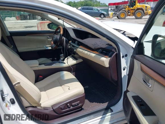 2016 Lexus ES 300h z VIN JTHBW1GG8G2110372, wystawiony jako IAAI lot #42278981 z przebiegiem 140 963 mil mil oraz . Historia ofert i sprzedaży dostępna na DreamBid. Obrazek 5.