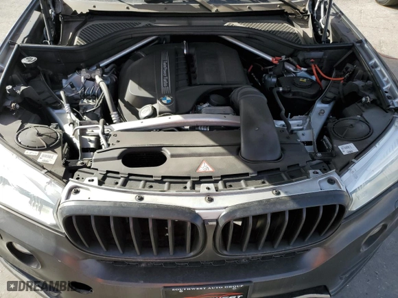 2014 BMW X5 sDrive35i with VIN 5UXKR2C56E0H33129, listed as a Copart auction lot 88819045 with 129,085 mi miles and Salvage Title. Bid and sale history available at carsss.com. Image 12.