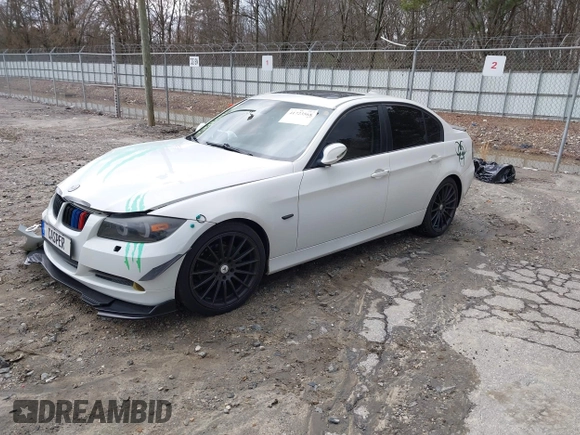 2006 BMW 3 Series 325i with VIN WBAVB13546PT21727, listed as a IAAI auction lot 41723568 with 156,438 mi miles. Bid and sale history available at carsss.com. Image 17.