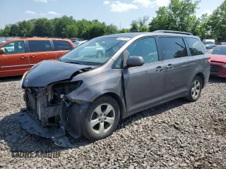2012 Toyota Sienna XLE AAS с VIN 5TDYK3DC3CS237344, выставлен на аукционе Copart как лот 63271815 с пробегом 105 860 миль миль и Списание • Salvage title. История ставок и продаж доступна на DreamBid. Изображение 1.