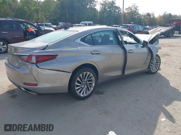 2019 Lexus ES 350 with VIN 58ABZ1B1XKU021657, listed as a IAAI auction lot 40505523 with Not provided miles and . Bid and sale history available at DreamBid. Image 4.