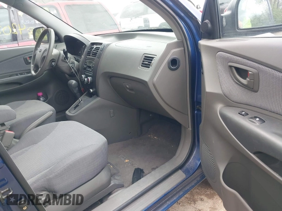 2007 Hyundai Tucson GLS with VIN KM8JM12B37U504070, listed as a IAAI auction lot 42037713 with 118,102 mi miles. Bid and sale history available at carsss.com. Image 5.